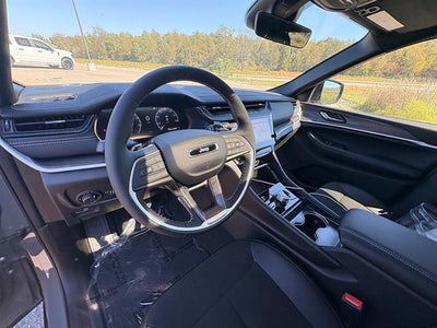 2027 Jeep Grand Cherokee Laredo Altitude