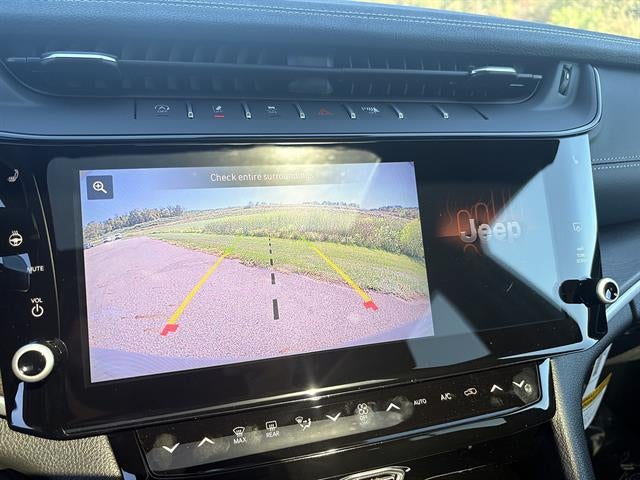 2027 Jeep Grand Cherokee Laredo Altitude