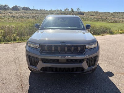 2027 Jeep Grand Cherokee Laredo Altitude