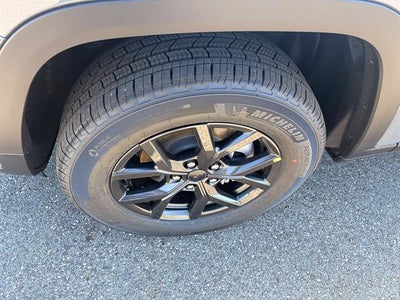 2027 Jeep Grand Cherokee Laredo Altitude