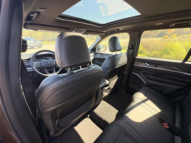 2027 Jeep Grand Cherokee Limited Reserve