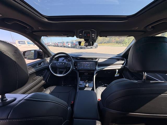 2027 Jeep Grand Cherokee Limited Reserve