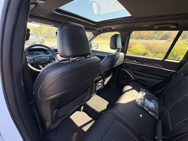 2027 Jeep Grand Cherokee Limited Reserve
