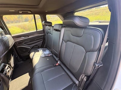 2027 Jeep Grand Cherokee Limited Reserve