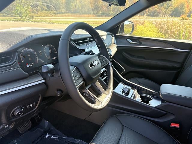 2027 Jeep Grand Cherokee Limited Reserve
