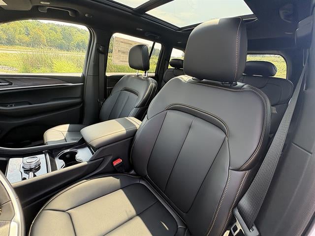 2026 Jeep Grand Cherokee 85th Anniversay Edition 4x4