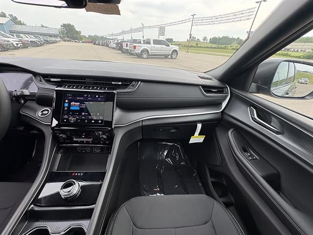 2026 Jeep Grand Cherokee L Altitude 4x4