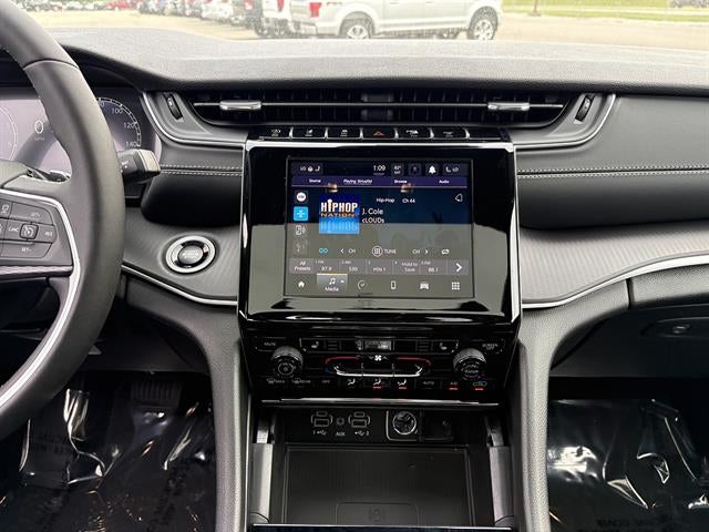 2026 Jeep Grand Cherokee L Altitude 4x4
