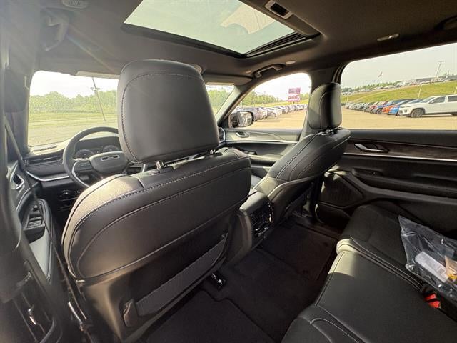 2026 Jeep Grand Cherokee L Altitude 4x4