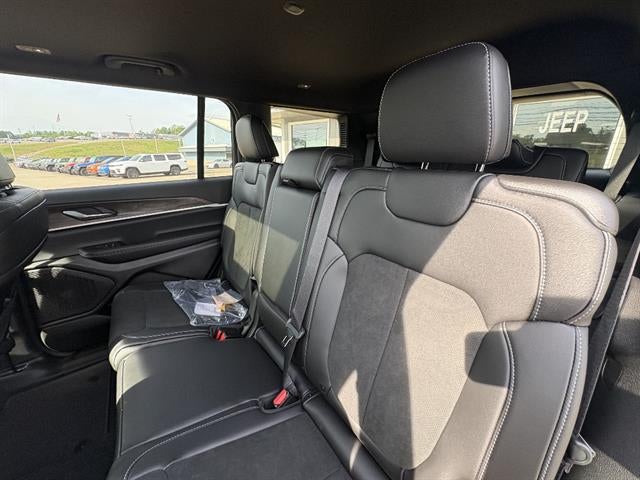 2026 Jeep Grand Cherokee L Altitude 4x4