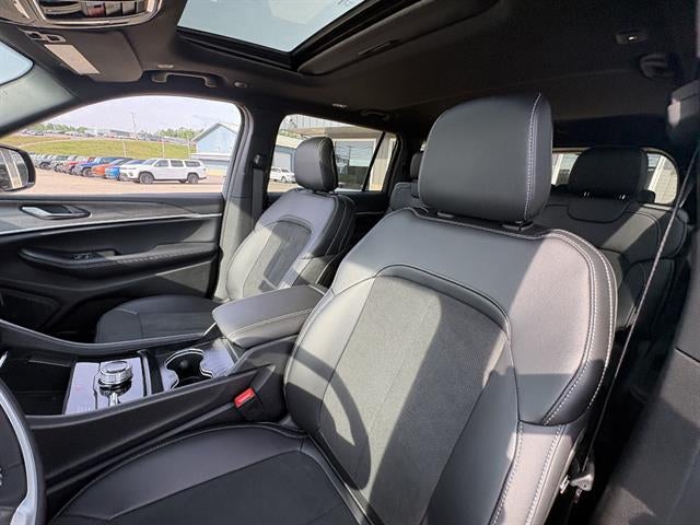 2026 Jeep Grand Cherokee L Altitude 4x4