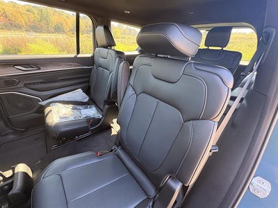 2027 Jeep Grand Cherokee L Limited Reserve