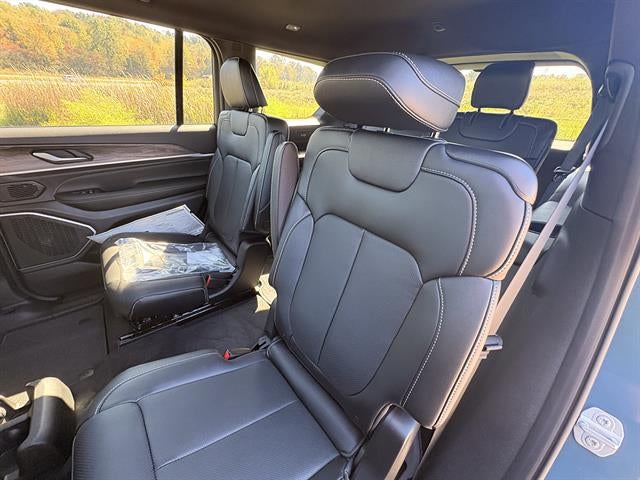 2027 Jeep Grand Cherokee L Limited Reserve