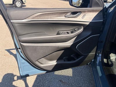 2027 Jeep Grand Cherokee L Limited Reserve