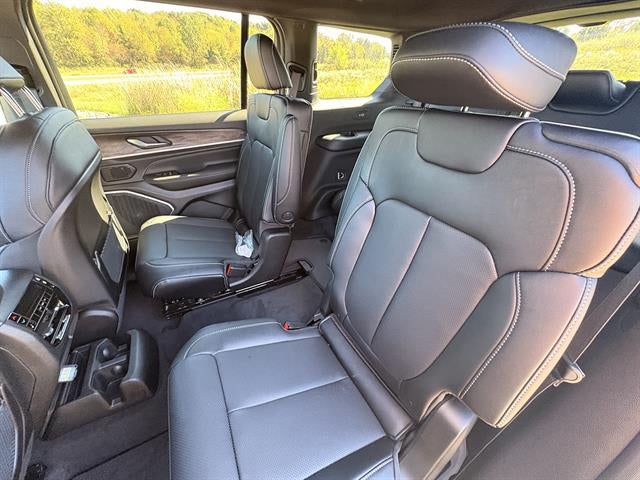 2027 Jeep Grand Cherokee L Limited Reserve