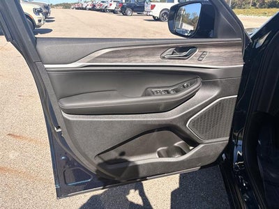 2027 Jeep Grand Cherokee L Limited Reserve