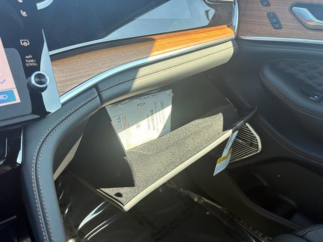 2027 Jeep Grand Cherokee L Summit
