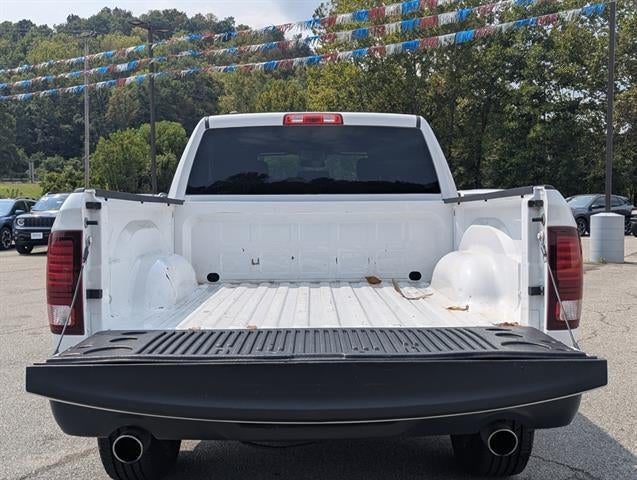 2021 RAM 1500 Classic SLT 4x4 Crew Cab 5'7" Box