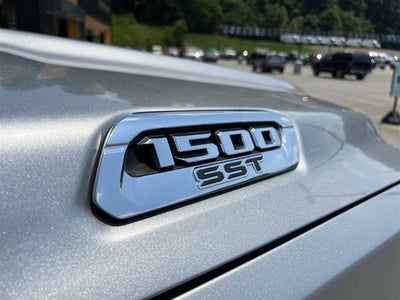 2025 RAM 1500 Big Horn 4x4 Crew Cab 5'7" Box