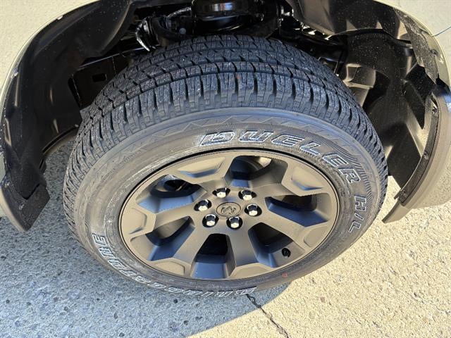 2026 RAM 1500 Express Crew Cab 4x4 5'7" Box