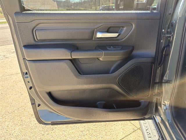 2026 RAM 1500 Express Crew Cab 4x4 5'7" Box