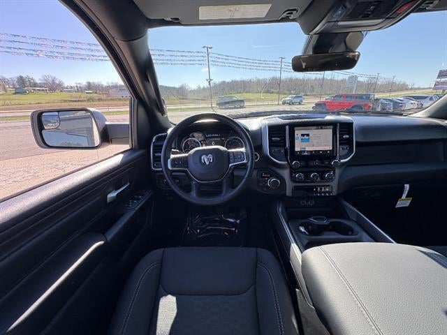 2026 RAM 1500 Express Crew Cab 4x4 5'7" Box