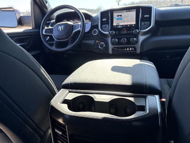 2026 RAM 1500 Express Crew Cab 4x4 5'7" Box