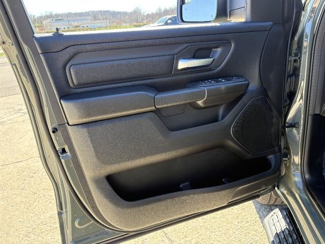 2026 RAM 1500 Express Crew Cab 4x4 5'7" Box
