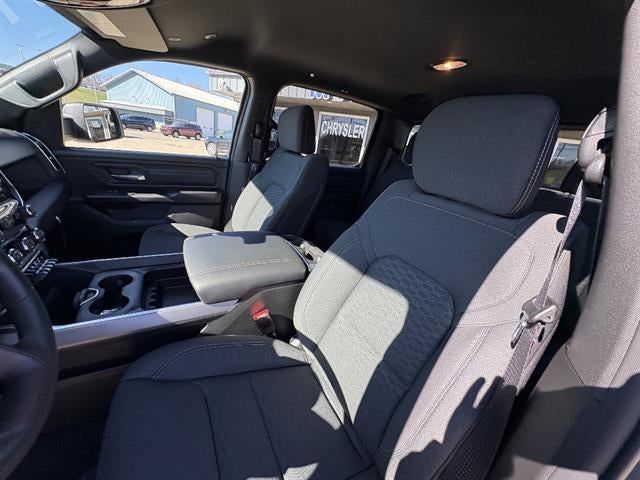 2026 RAM 1500 Express Crew Cab 4x4 5'7" Box
