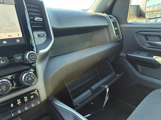 2026 RAM 1500 Express Crew Cab 4x4 5'7" Box
