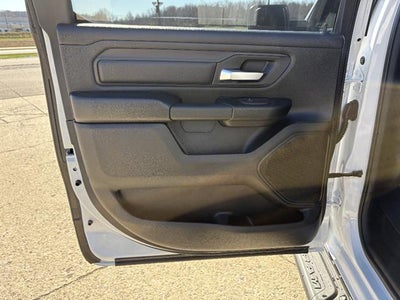 2026 RAM 1500 Express Crew Cab 4x4 5'7" Box