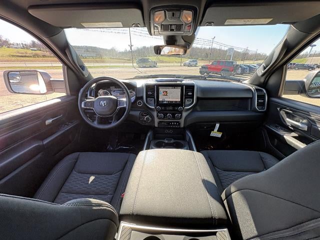 2026 RAM 1500 Express Crew Cab 4x4 5'7" Box