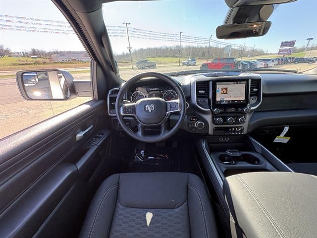 2026 RAM 1500 Express Crew Cab 4x4 5'7" Box