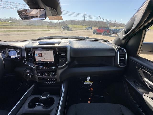 2026 RAM 1500 Express Crew Cab 4x4 5'7" Box