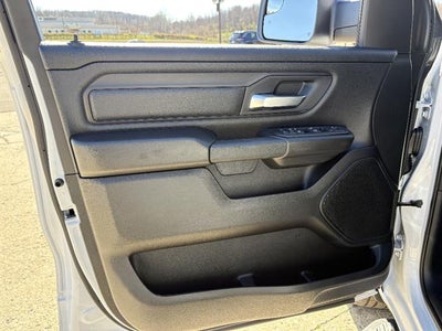 2026 RAM 1500 Express Crew Cab 4x4 5'7" Box