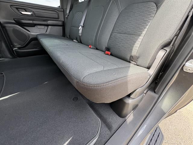 2026 RAM 1500 Express Crew Cab 4x4 5'7" Box