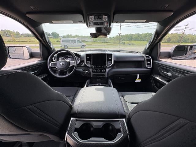 2026 RAM 1500 Express Crew Cab 4x4 5'7" Box