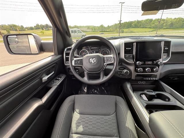 2026 RAM 1500 Express Crew Cab 4x4 5'7" Box