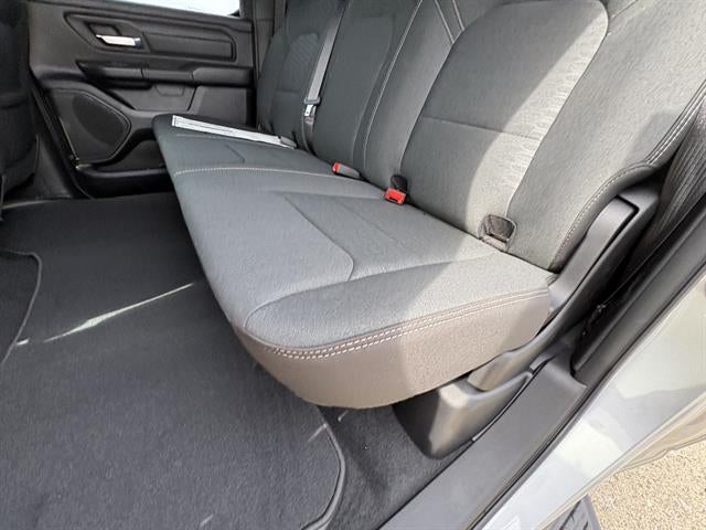 2026 RAM 1500 Express Crew Cab 4x4 5'7" Box