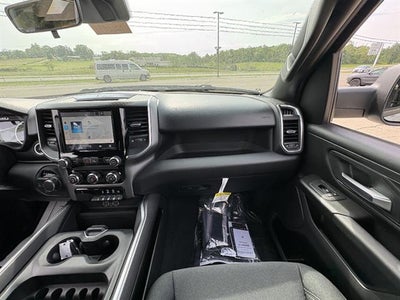 2026 RAM 1500 Express Crew Cab 4x4 5'7" Box