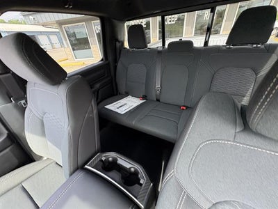 2026 RAM 1500 Express Crew Cab 4x4 5'7" Box