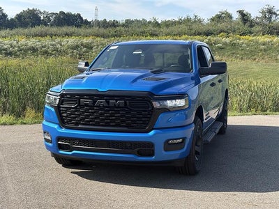 2026 RAM 1500 Express Crew Cab 4x4 5'7" Box