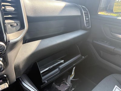 2026 RAM 1500 Express Crew Cab 4x4 5'7" Box