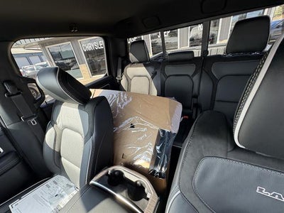 2026 RAM 1500 Laramie Crew Cab 4x4 5'7" Box