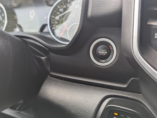 2022 RAM 1500 Big Horn 4x4 Crew Cab 6'4" Box