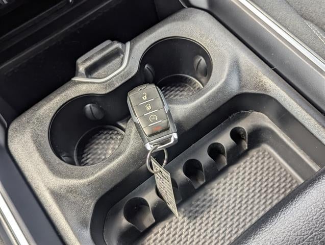 2022 RAM 1500 Big Horn 4x4 Crew Cab 6'4" Box