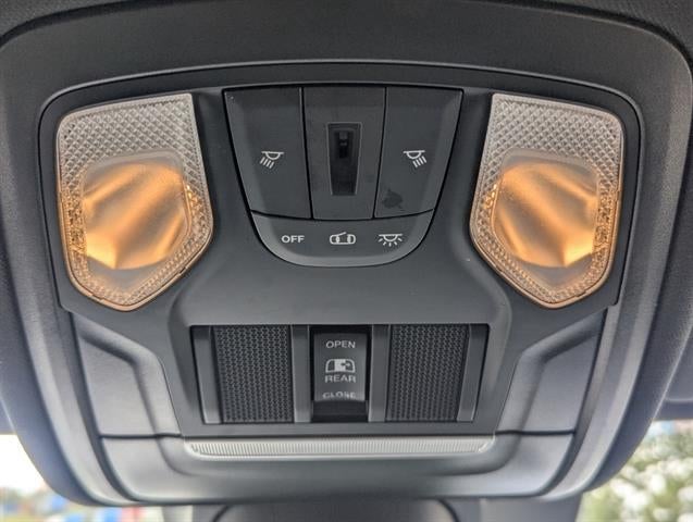 2022 RAM 1500 Big Horn 4x4 Crew Cab 6'4" Box