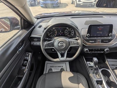 2023 Nissan Altima 2.5 SV Sedan