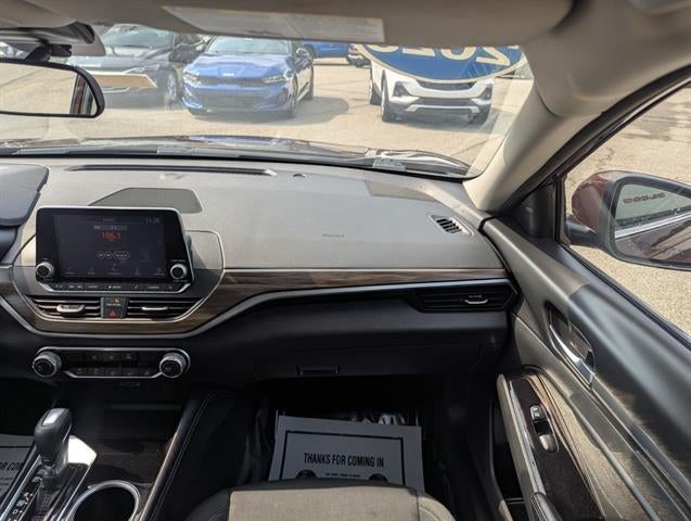 2023 Nissan Altima 2.5 SV Sedan