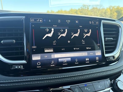 2027 Chrysler Pacifica Select